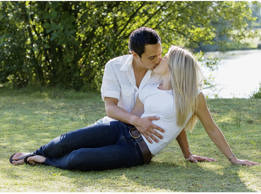 Portrait photographer Dordogne, France. Business headshot photographers, family portrait photography in France.  Covering Eymet, Beaumont, Monpazier, Monflanquin, Villereal, Issigeac, Bergerac, Sarlat, Fumel